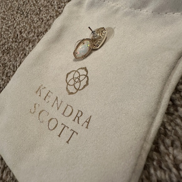 Kendra Scott Ellie Gold Stud Earrings in White Kyocera Opal - Picture 3 of 3